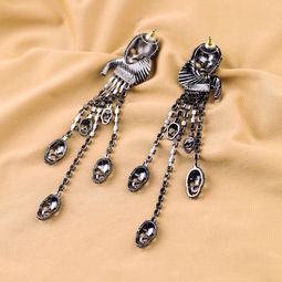 女人飾界 歐美時(shí)尚飾品批發(fā)直銷引領(lǐng)復(fù)古潮流